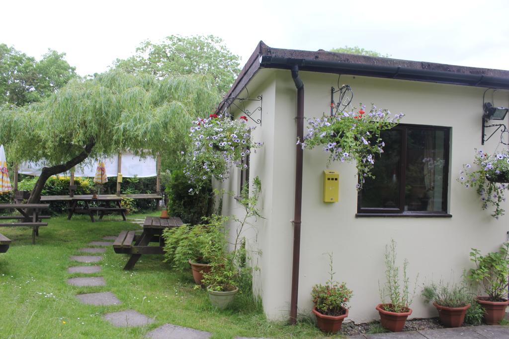 The Swan At Stoford Stapleford (Wiltshire) Exterior foto